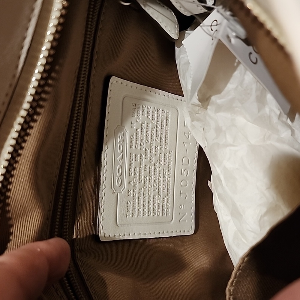 Coach purse, small, white leather - Picture 3 of 5